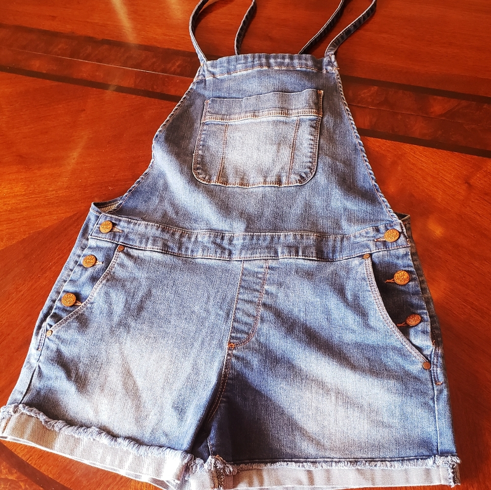 Wild Blue denim shorts size 7